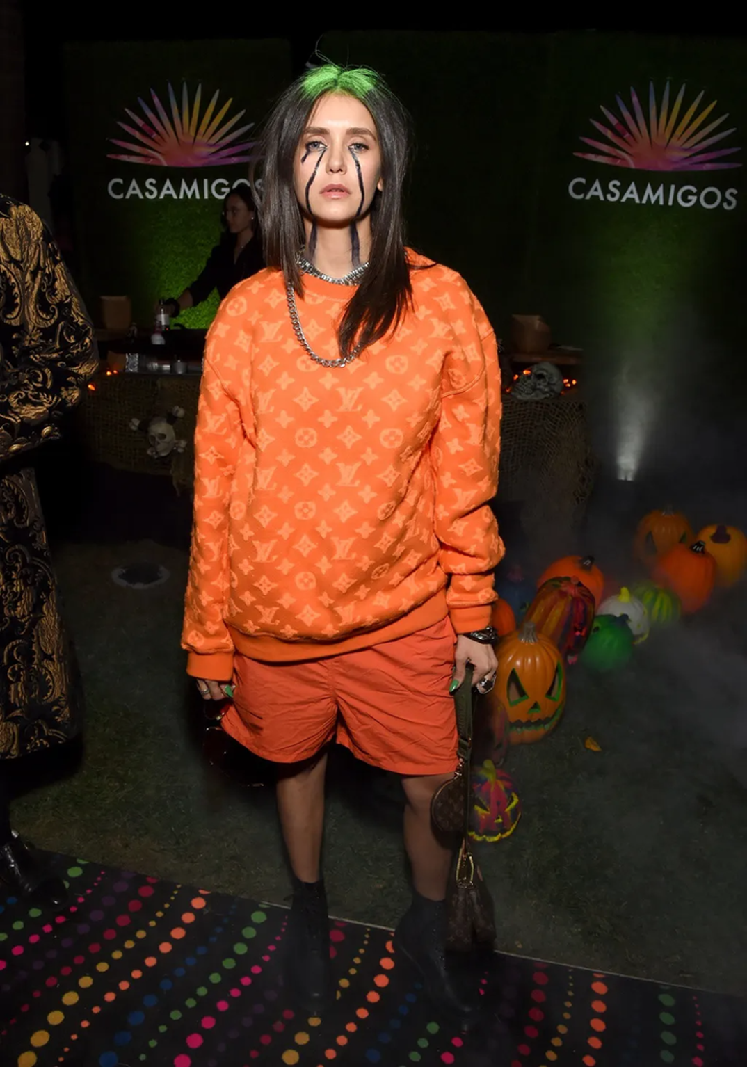 X 上的Harry Styles Lookbook：「At the Casamigos Halloween party