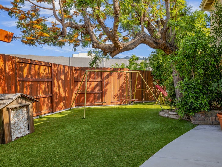 Brady Bunch' House Sells for $3.2 Million 3