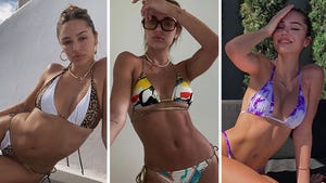 Delilah Belle Hamlin's Poolside Pics