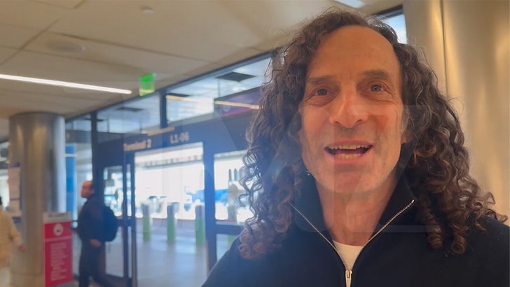 Kenny G Encourages People to Listen to His Christmas Song for Holidays