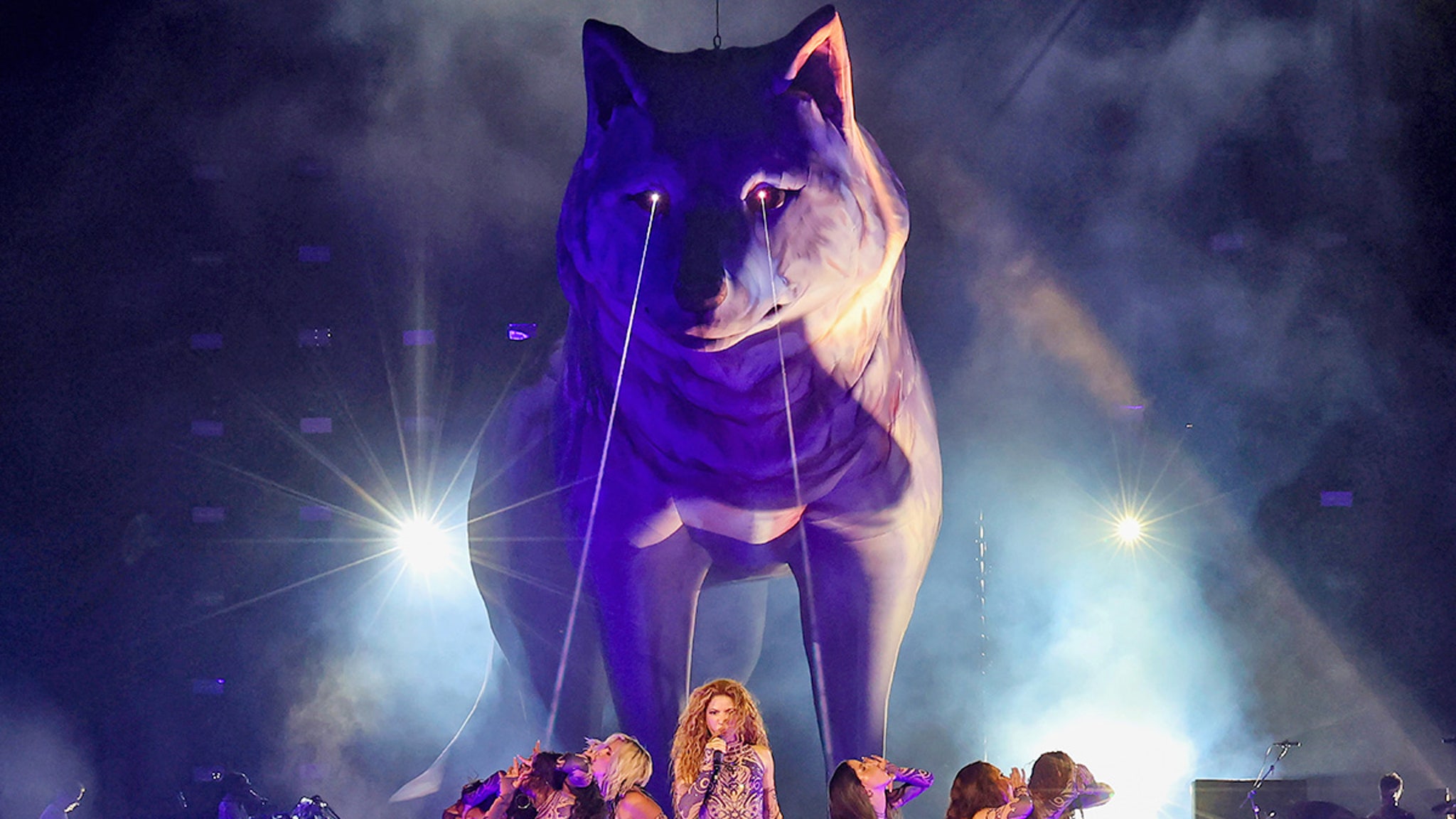 Shakira Unleashes Giant Wolf Prop on First Night of ‘Las Mujeres Ya No Lloran’ Tour