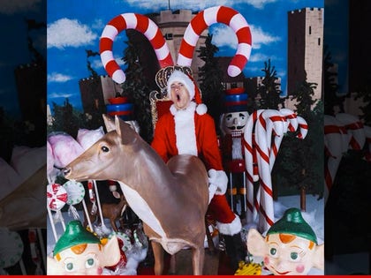 1224_eminem_chistmas_card_instagram_article