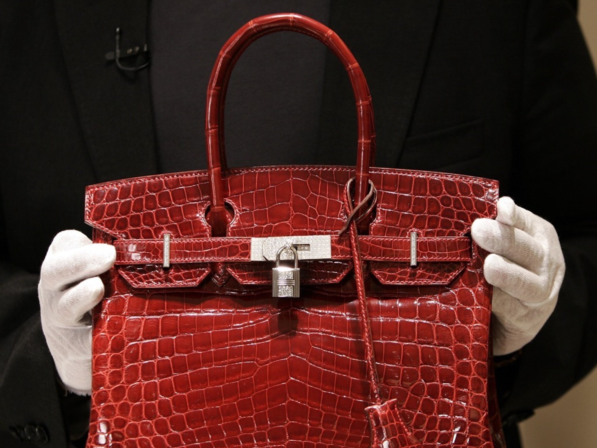 Red hermes birkin bag hi-res stock photography and images - Alamy