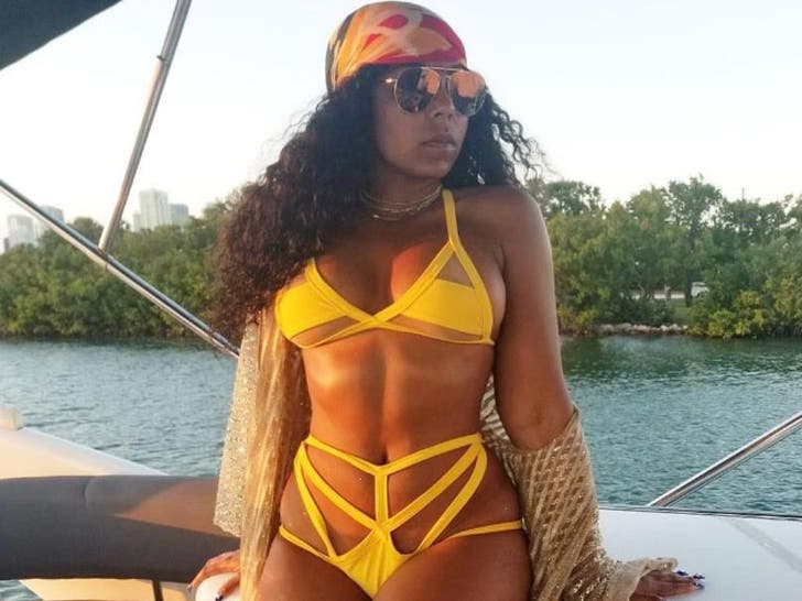 Ashanti Sexy Bikini-Fotos