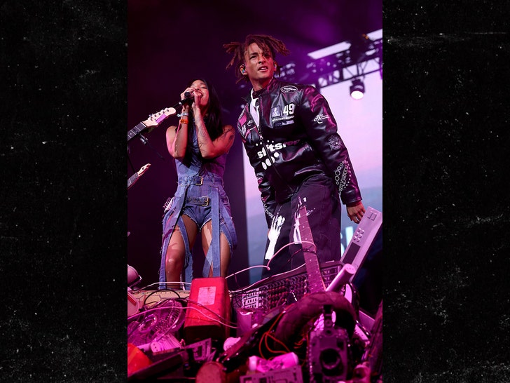 willow smith and jaden smith performing at coachella