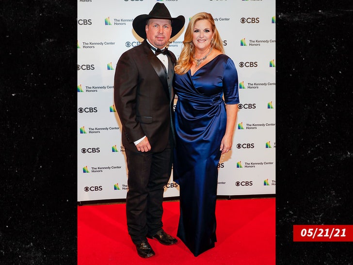 100424 Trisha Yearwood Garth Brooks Sub 2 Getty