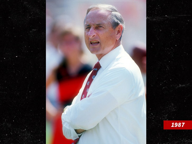 Legendary Georgia Football Coach Vince Dooley Dead At 90
