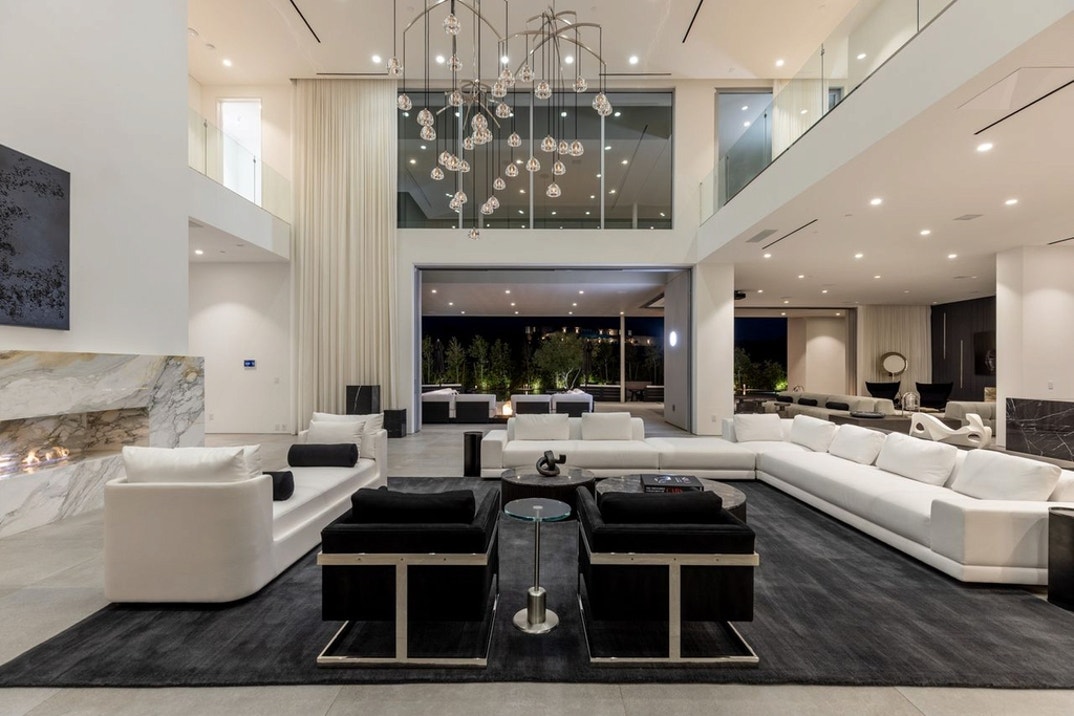 Steve Dimopoulos Home 8