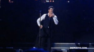 Robin Thicke -- Pours Out Heart On Stage ... I'm Lost Without Paula Patton