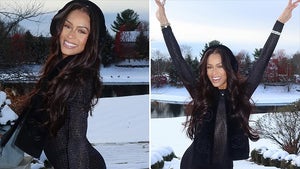 1113-Jilly-Anais-Snow-Outfit-HERO