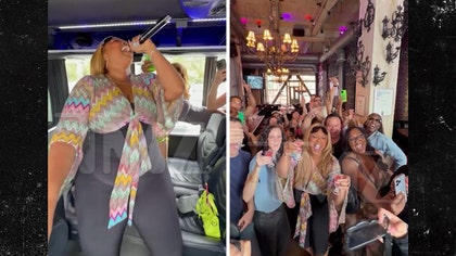lizzo-brunch-bus-kal-05-18-2026