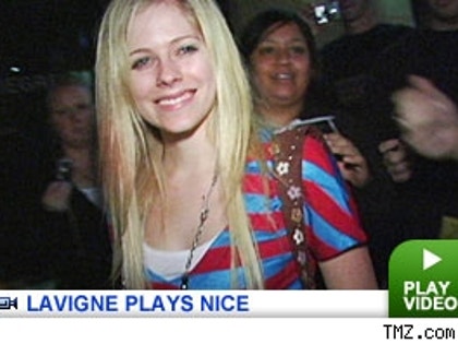 Avril Lavigne: Click to watch