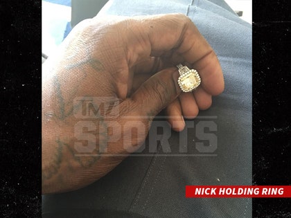 0621-nick-young-iggy-azalea-engagement-ring-02