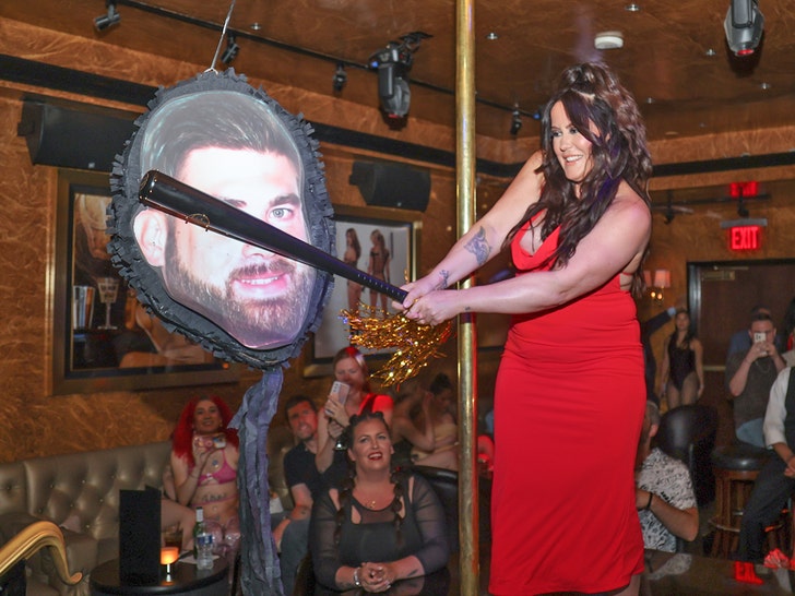 Teen Mom star Jenelle Evans smashes ex-husband David Eason piñata during divorce party