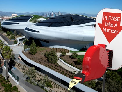 Lucas Museum now serving getty comp