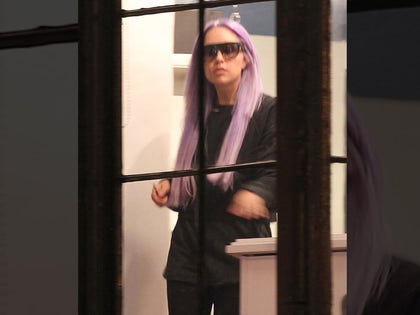 1108-amanda-bynes-purple-hair-PCN-01