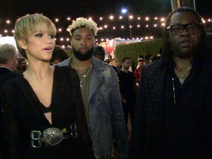 021616_zendaya_obj_primary