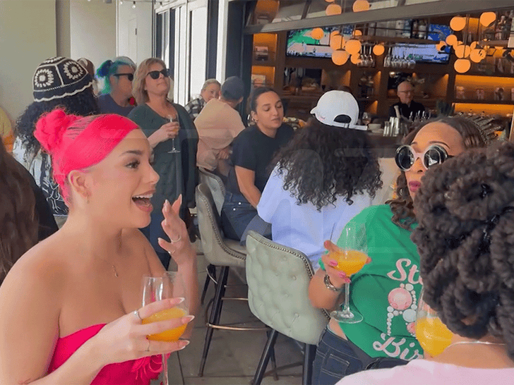 020226_tmz_brunch_bus_mimosas_primary