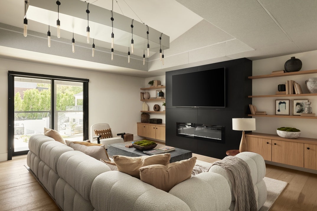 Meghan Trainor Lists LA Home 18