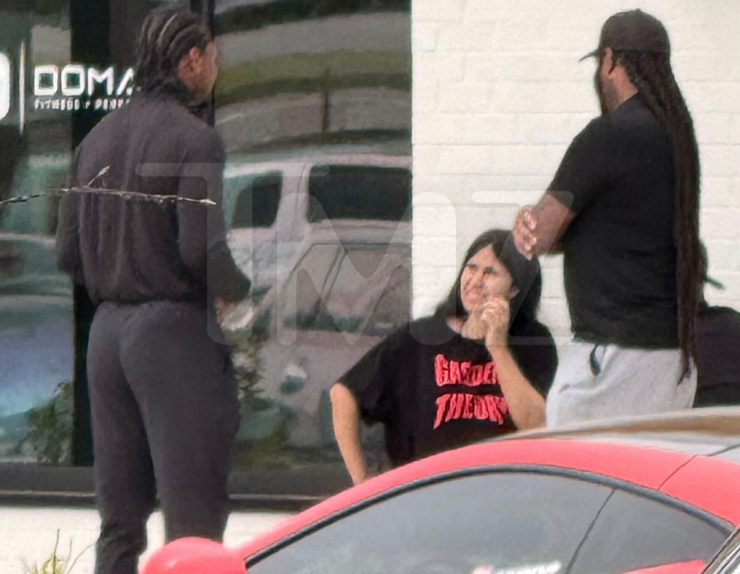 Cardi B and Stefon Diggs Argue Outside 2
