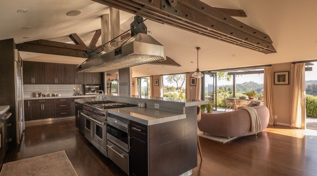 Chris Evans Hollywood Home New Pics 8