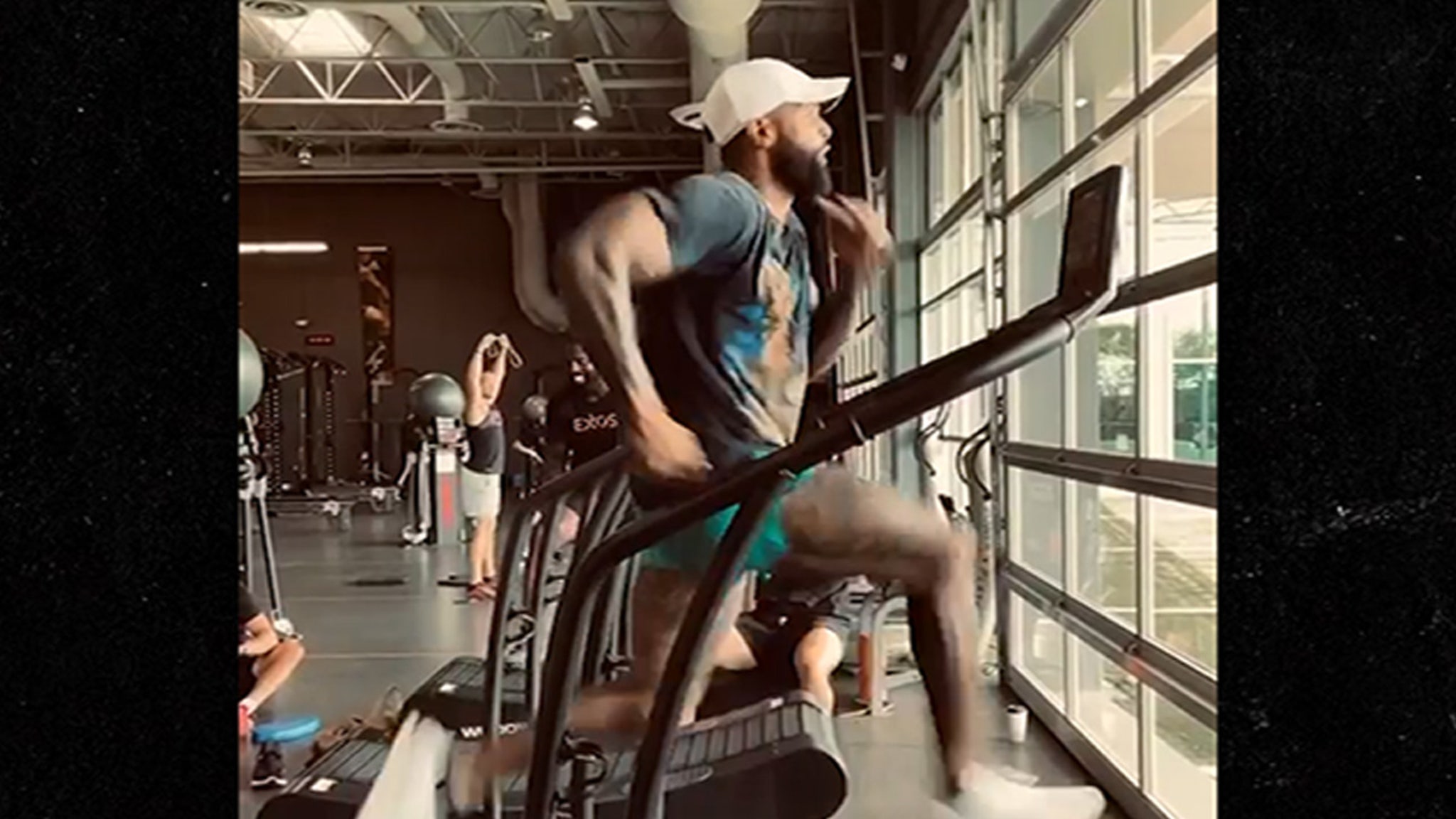 odell-beckham-runs-like-hell-on-treadmill-8-months-after-acl-injury