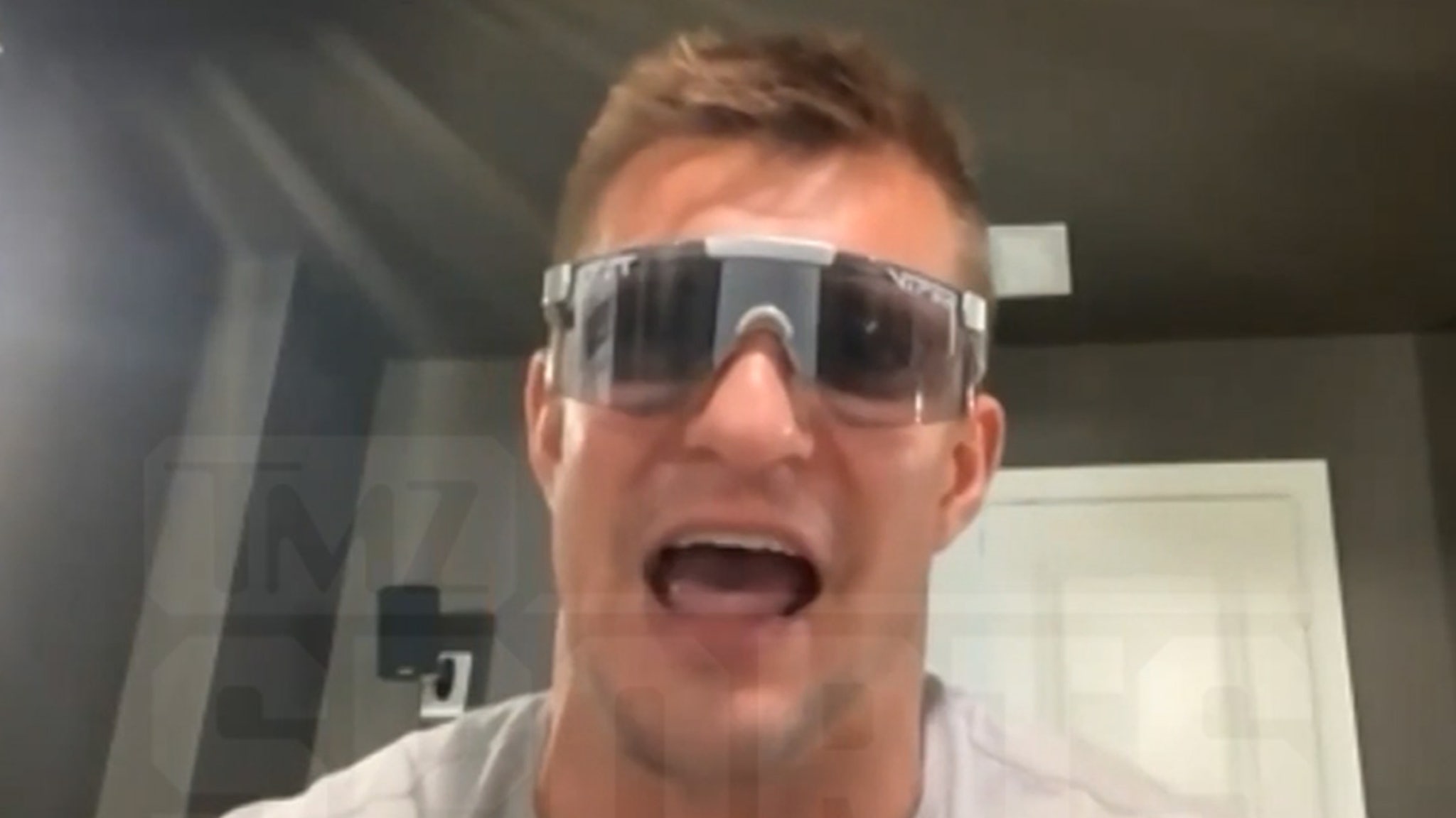 Rob Gronkowski Wants Travis Kelce, Taylor Swift At SB Party, ‘She Can Perform!’