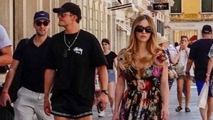 tom brady orlando bloom and sydney sweeney backgrid 4