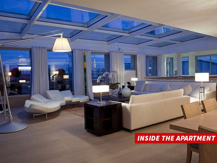 Kim Kardashian -- Held at Gunpoint Millions Stolen Kanye Cancels :: 1003-kim-kardashian-inside-paris-apartment-jewelry-heist-2