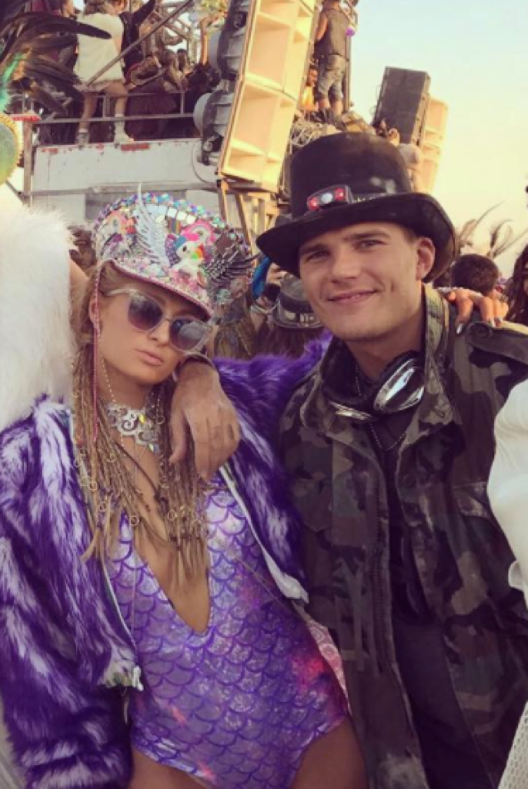 Paris Hilton and Chris Zylka