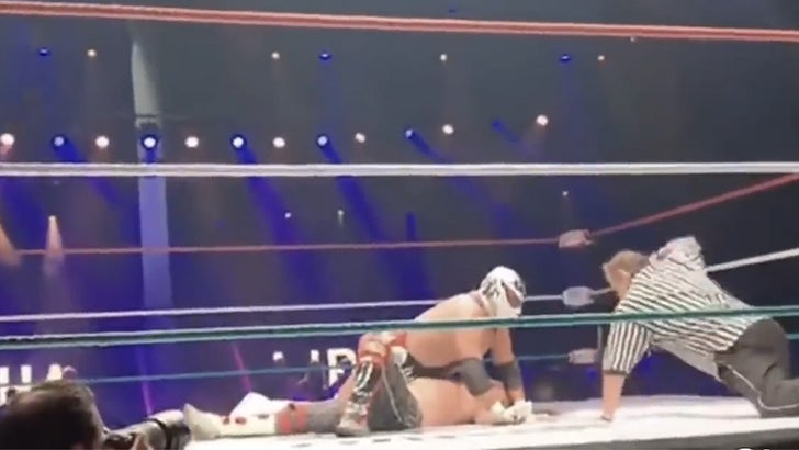 Mexican wrestling star La Parka's fatal head-first 'suicide dive' seen in  horrific last video – The Sun | The Sun