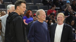 Tom Brady Chats With Mark Davis At Aces Game Ahead Of 'The Match'