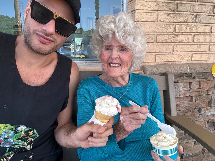 Pauly-Paul-and-grandma-Bev-2