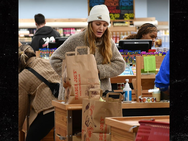 Blake Lively at trader joes the image direct 1