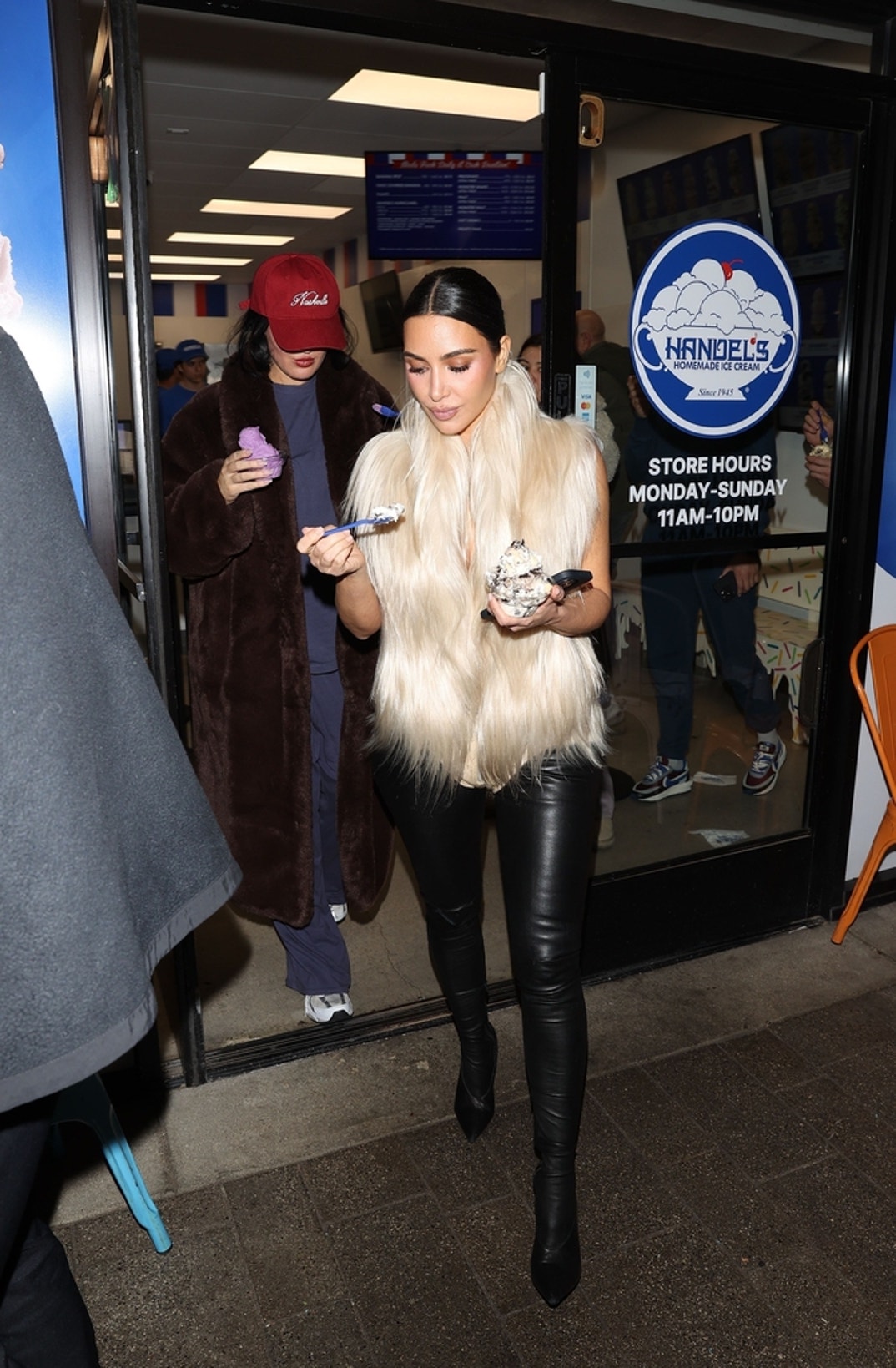 Kim Kardashian Grabs Ice Cream From Handels In Calabasas