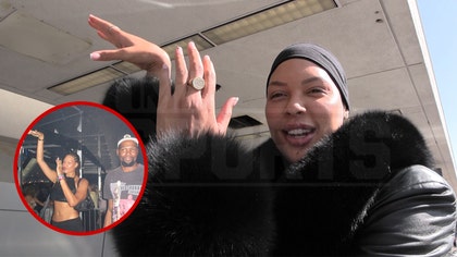 liz-cambage-kevin-durant-kal-09-30-2025