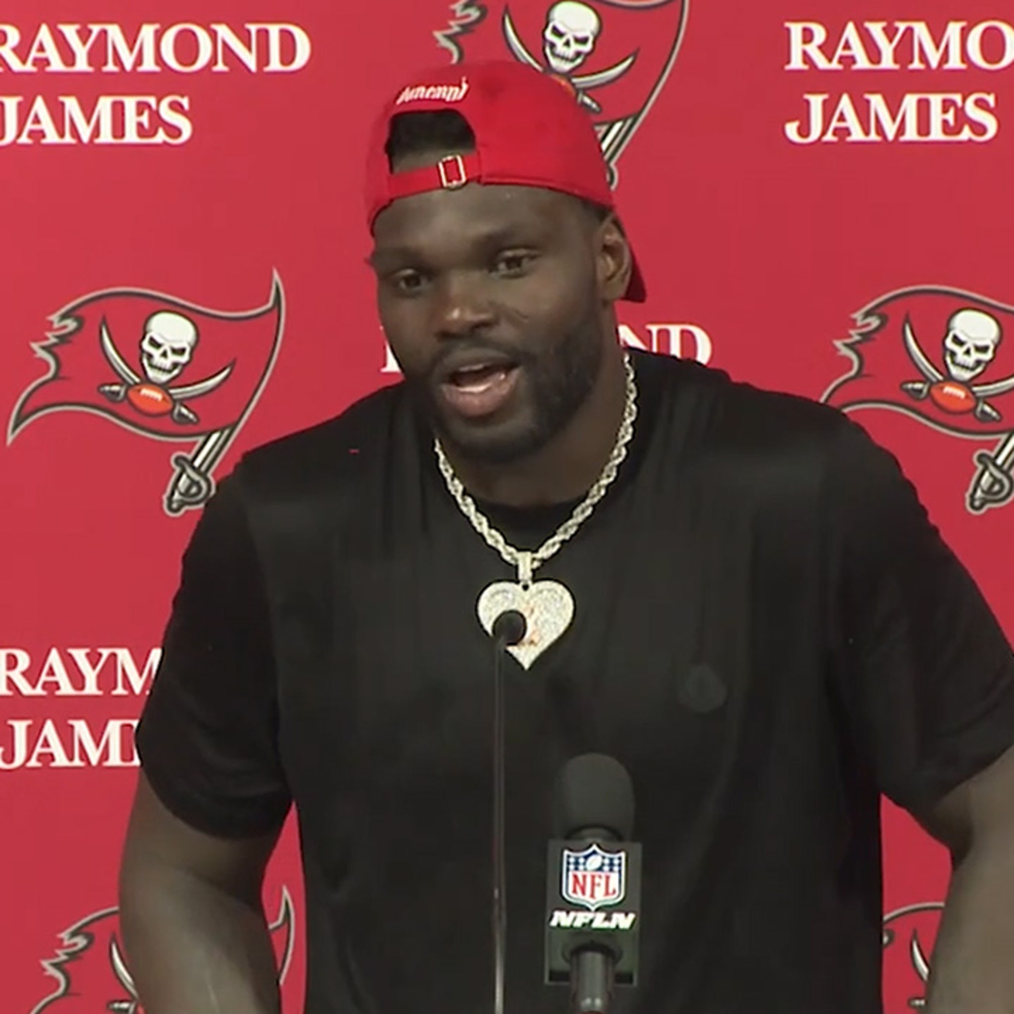 Shaquil Barrett: Tampa Bay Buccaneers linebacker dedicates