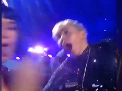 022314_miley_katy_ipad_v2