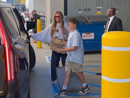 jennifer-lopez-ben-affleck-son-primary-v2-09-06-2025