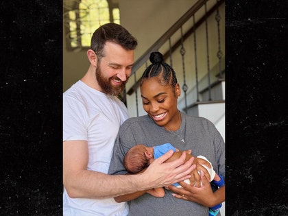 Lauren Speed-Hamilton newborn insta 2