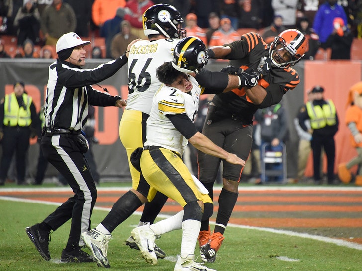 DE Myles Garrett named Cleveland Browns 2020 Walter Payton Man of the Year