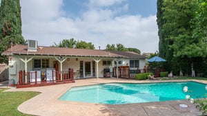 'Fast Times at Ridgemont High' House Hits Market