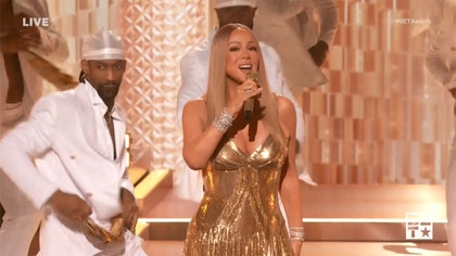 061025_mariah_carey_performance_kal