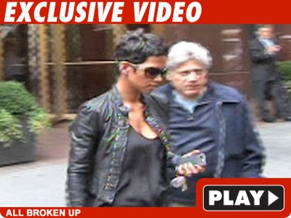 0430_berry_tmz_video_ny_excl