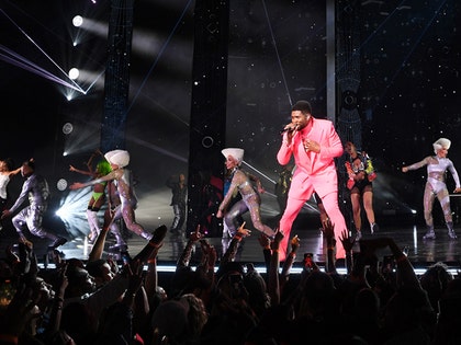 usher vegas performance