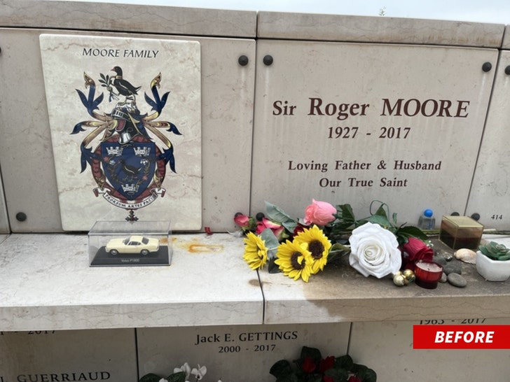 Lápida de Roger Moore antes