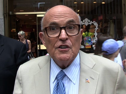 080615_rudy_giuliani_primary