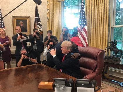 1011_kanye_oval-office_twitter-2