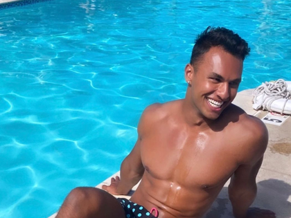 aaron-clancy-shirtless-bachelorette-photos11
