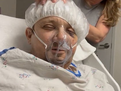 Jeremy Renner in hospital